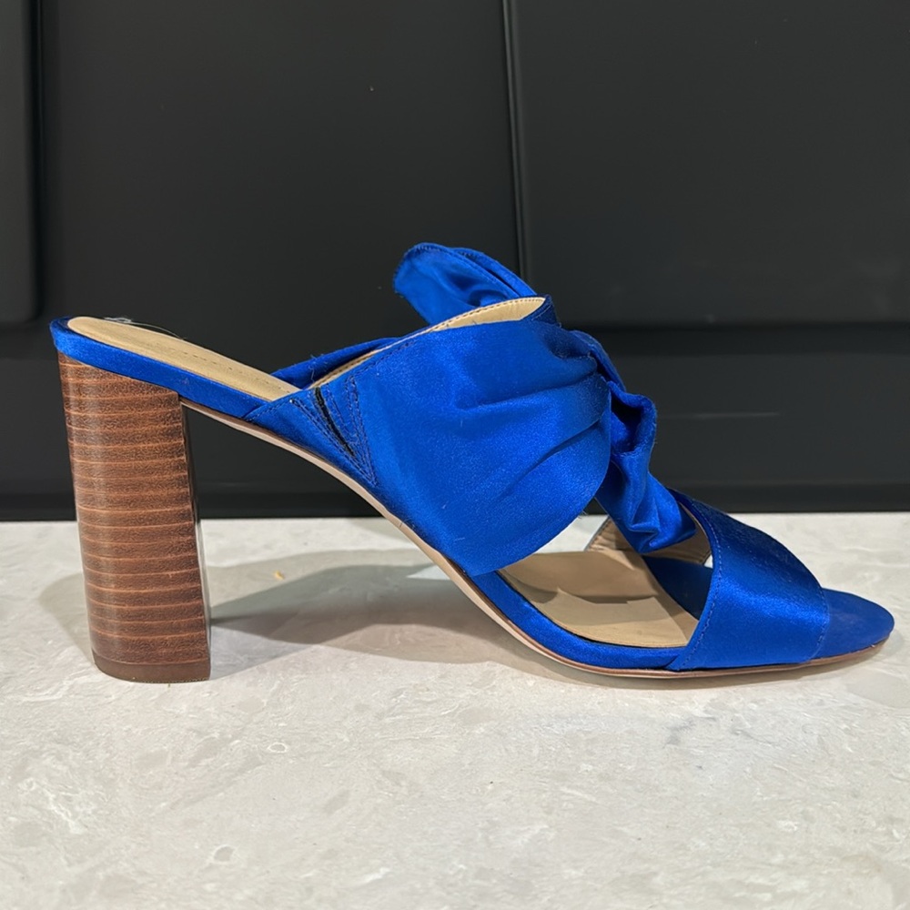 BRAND NEW! Ann Taylor royal blue satin high heel sandals with bows. - Picture 4 of 10